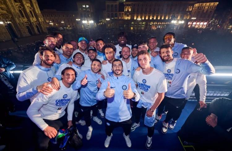 意媒，国米欧冠决赛球票热销，1.8万张门票几乎售罄，蓝黑军团球迷热情高涨