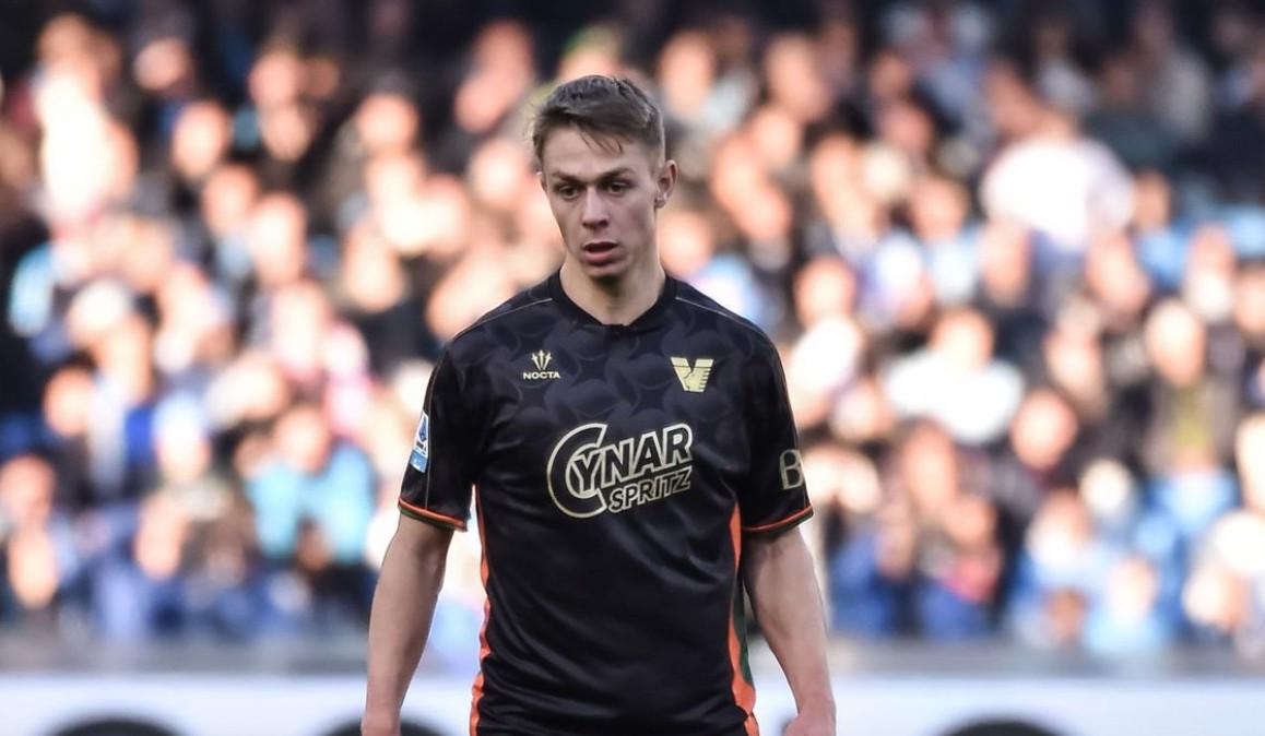 斯基拉独家,国际米兰球探深入考察,威尼斯中场新星卡维利亚成潜在目标